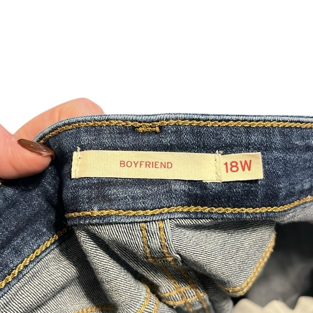 Levi’s Distressed Blue Jeans - Picture 6 of 7